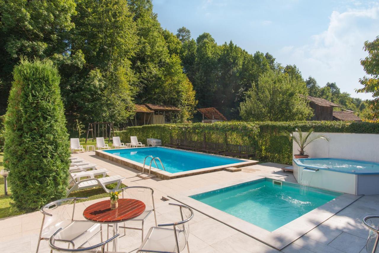 Family Hotel Bile Beli Osŭm Zewnętrze zdjęcie