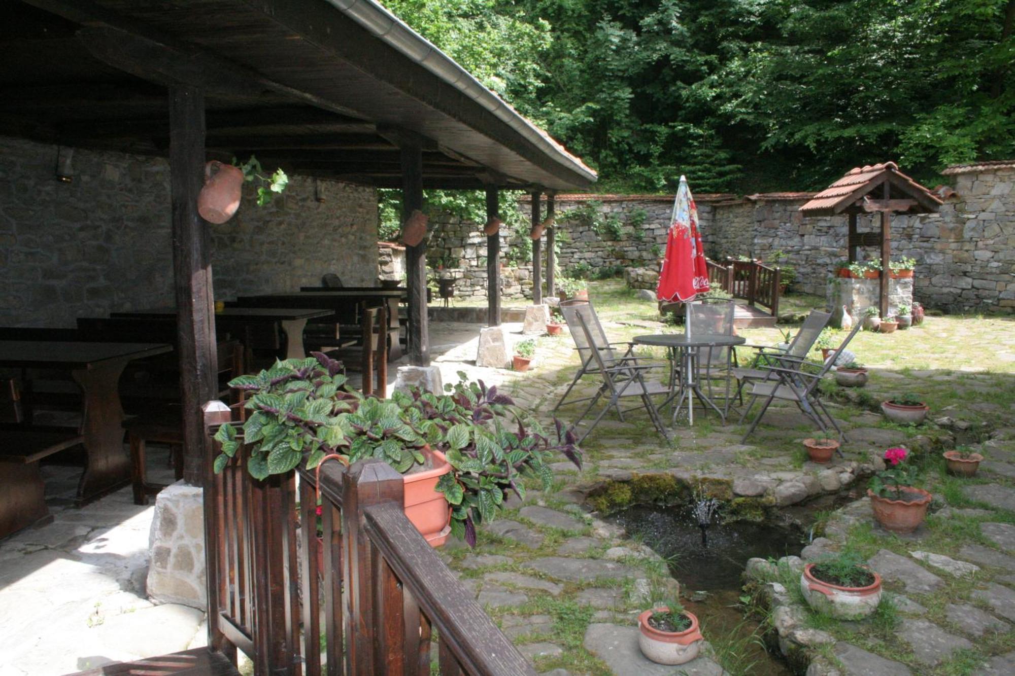 Family Hotel Bile Beli Osŭm Zewnętrze zdjęcie