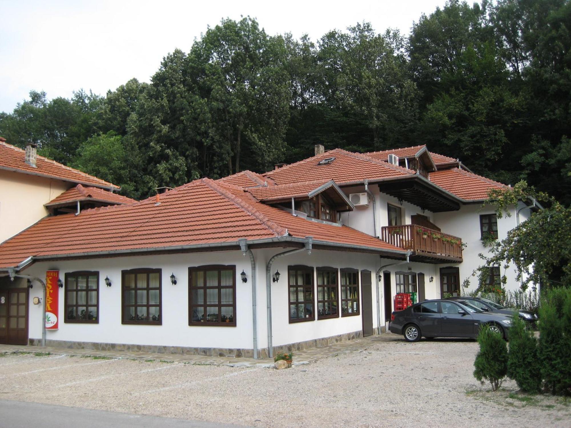 Family Hotel Bile Beli Osŭm Zewnętrze zdjęcie