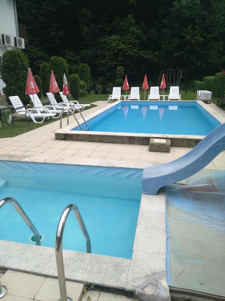 Family Hotel Bile Beli Osŭm Zewnętrze zdjęcie