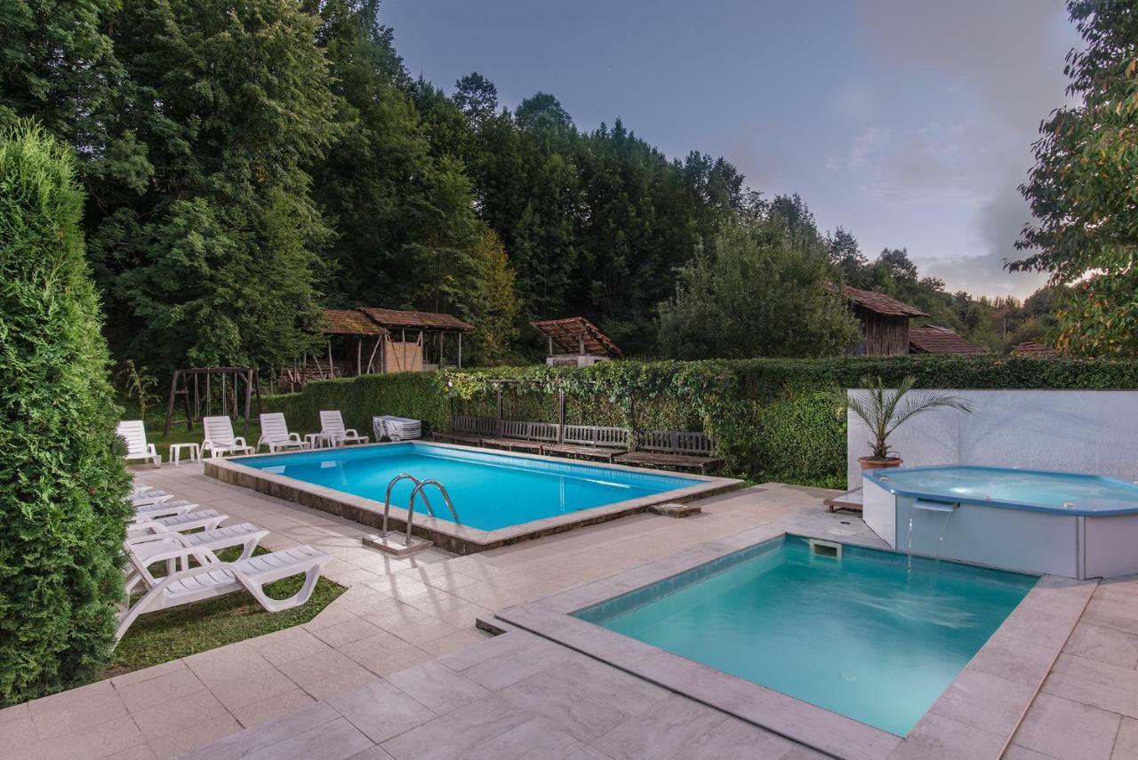 Family Hotel Bile Beli Osŭm Zewnętrze zdjęcie
