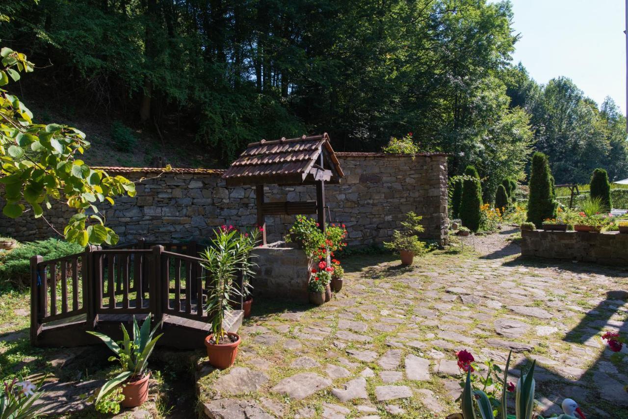 Family Hotel Bile Beli Osŭm Zewnętrze zdjęcie