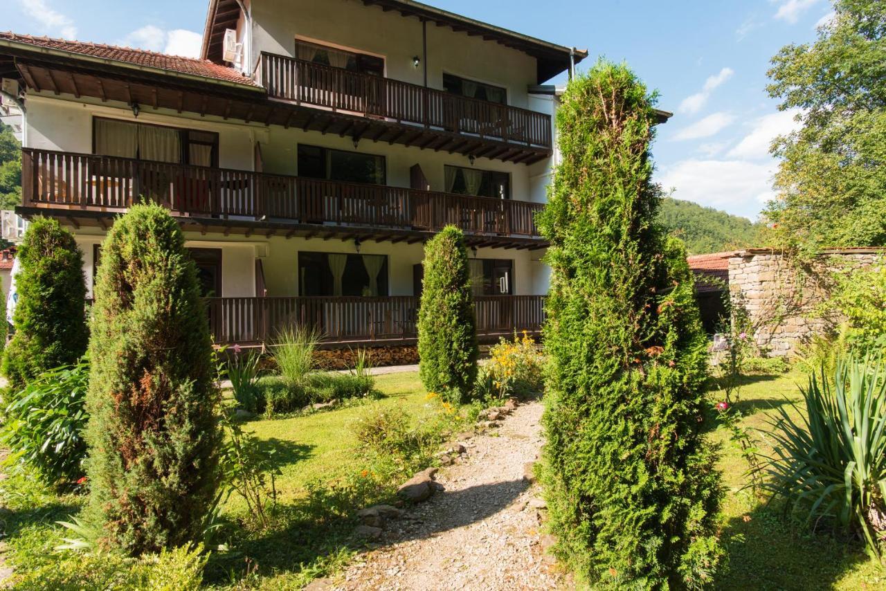 Family Hotel Bile Beli Osŭm Zewnętrze zdjęcie