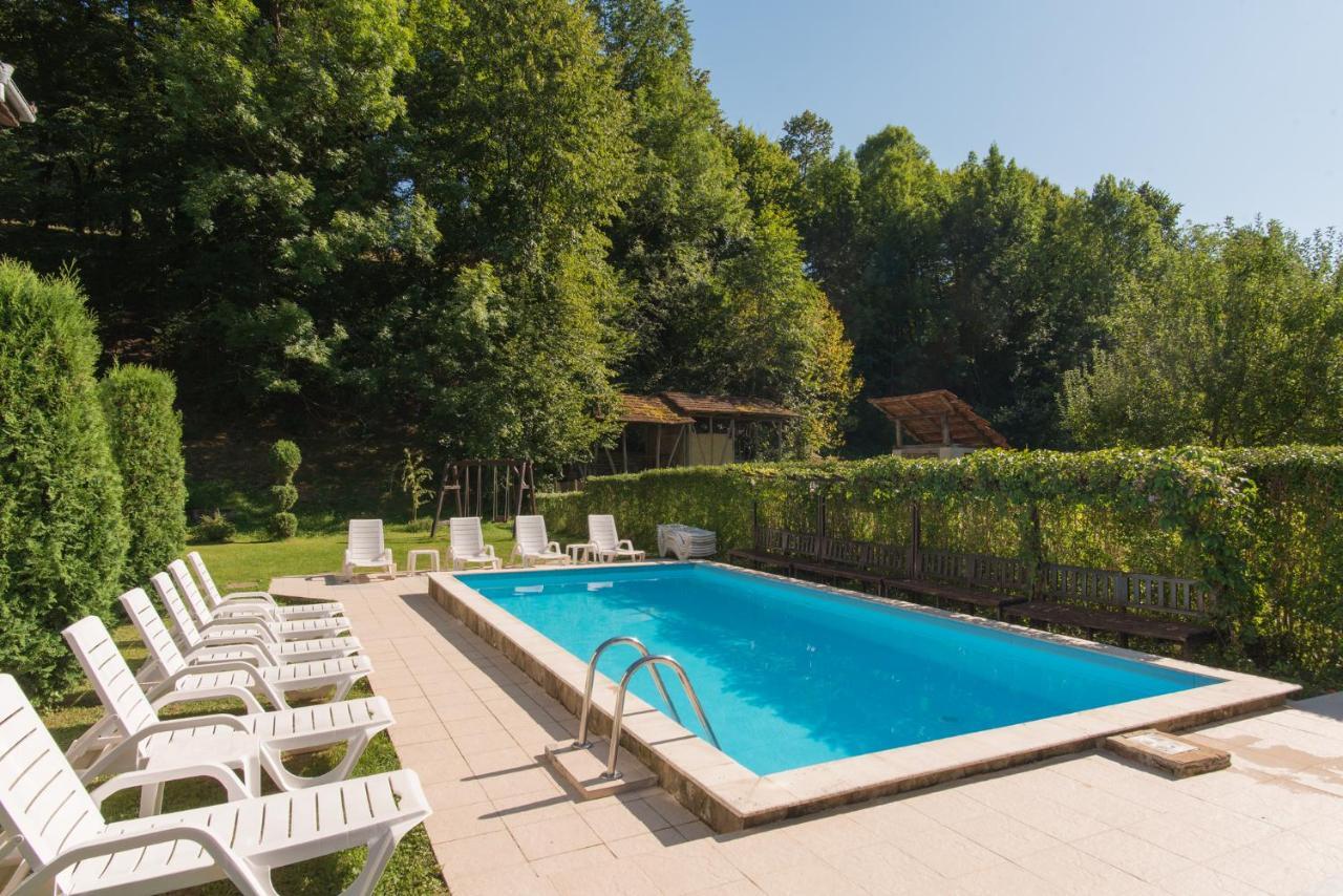 Family Hotel Bile Beli Osŭm Zewnętrze zdjęcie